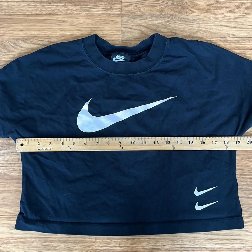 Nike Crop Top t-shirt Size Medium